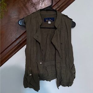 Francesca's Collections Khaki Sleeveless Vest